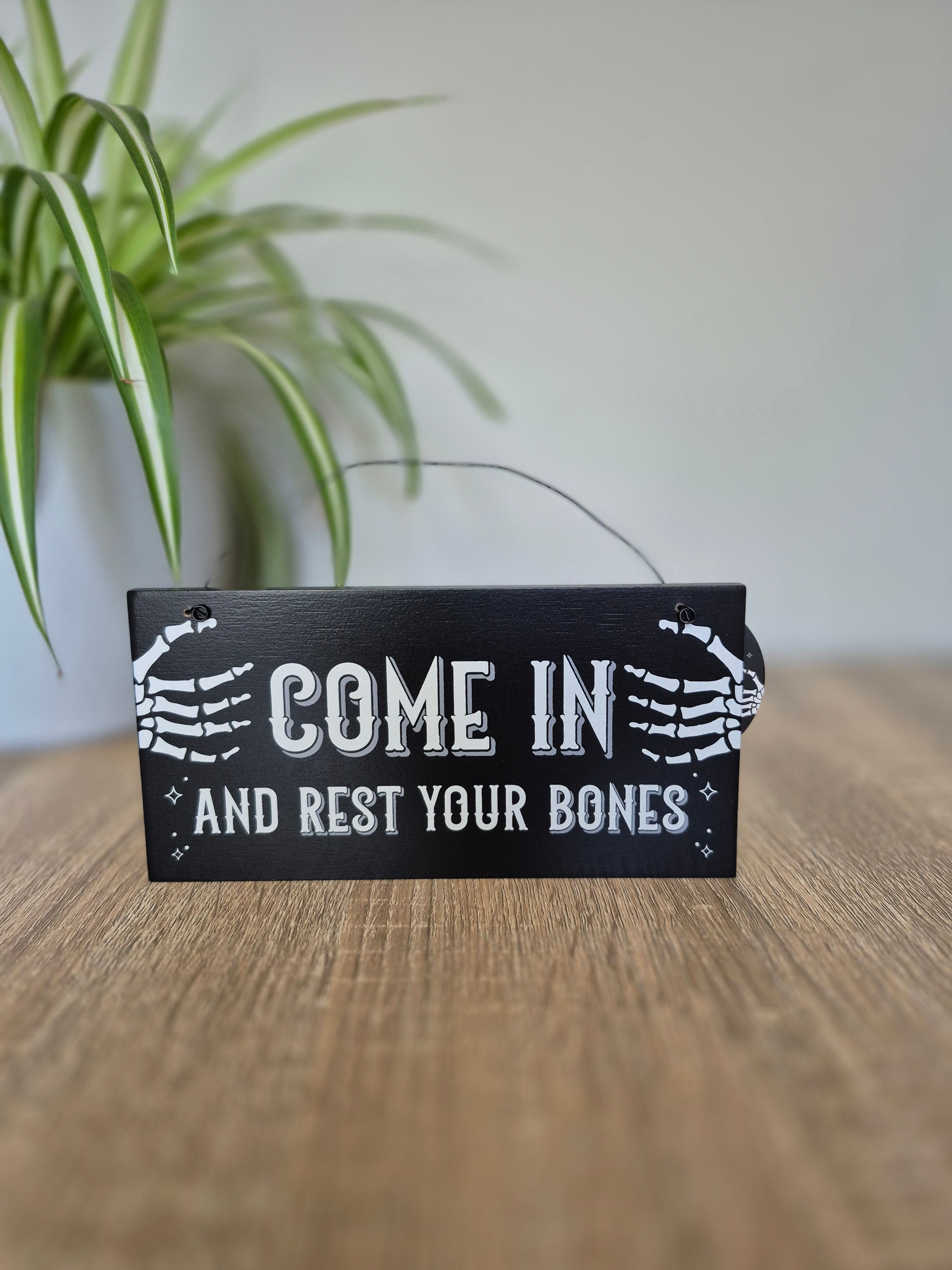 Come In And Rest Your Bones 20cm